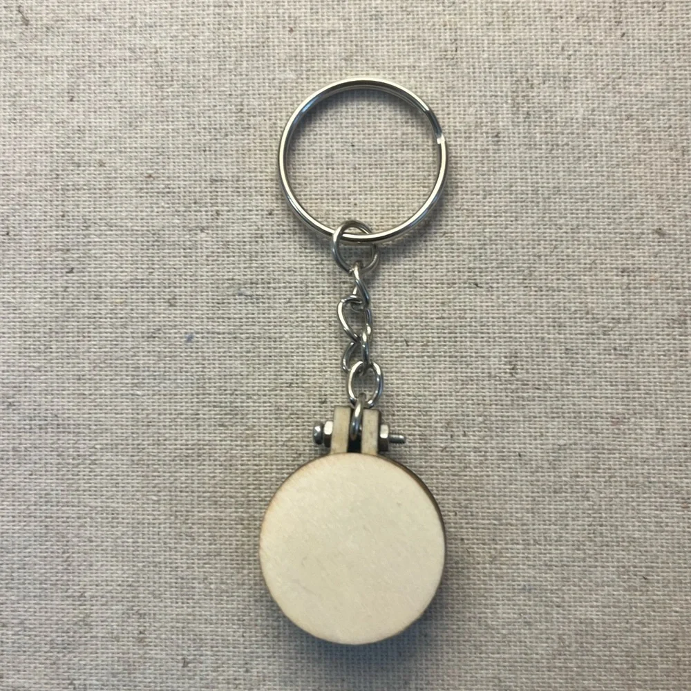 🌙 Cross Stitch Moon Keychain - Picture 3 of 5